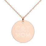 Halskette mit rundem Anhänger und eingraviertem Text "CAT MOM"